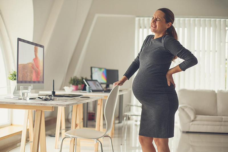 Phụ nữ mang thai chỉ nên làm những công việc nhẹ nhàng, tránh stress và lưu ý nâng cao sức đề kháng